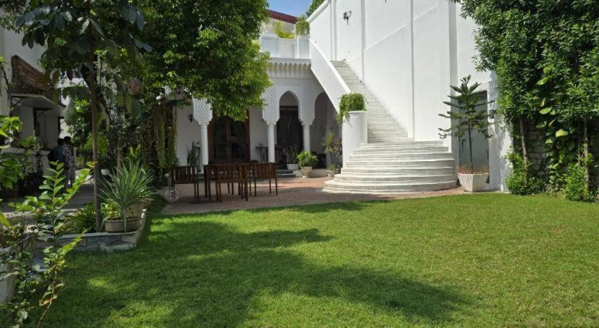 Club Denovo Hotel Butwal Eksteriør billede